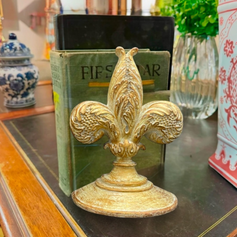 Melannco The Keeper Of Memories Fleur de Lis Bookend Statue